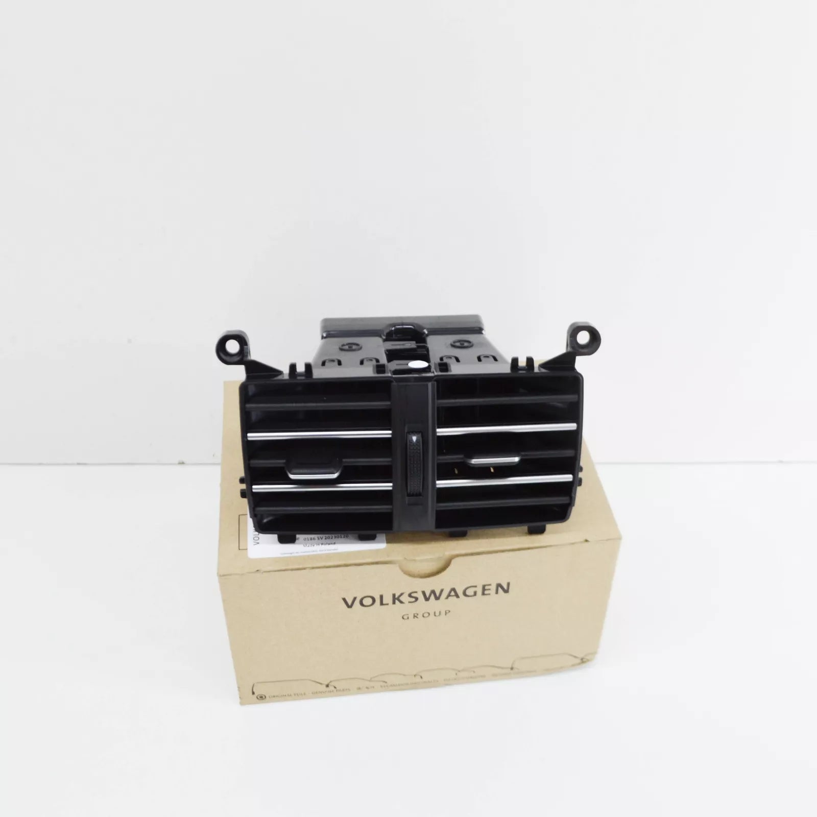 NEW VW PASSAT B8 3G CENTRE CONSOLE REAR AIR VENT 3G0819203A1QB ORIGINAL