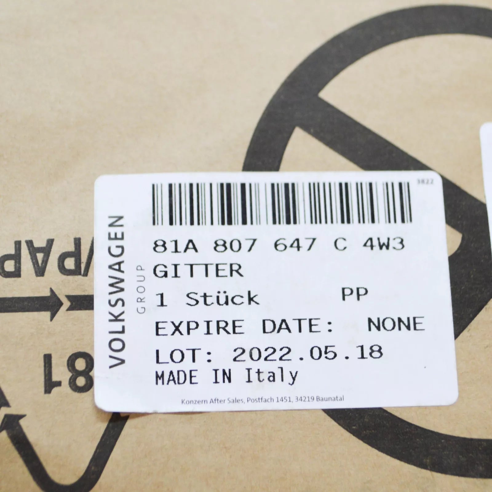 NEW AUDI Q2 GA FRONT BUMPER LOWER CENTER GRILLE 81A807647C4W3 ORIGINAL