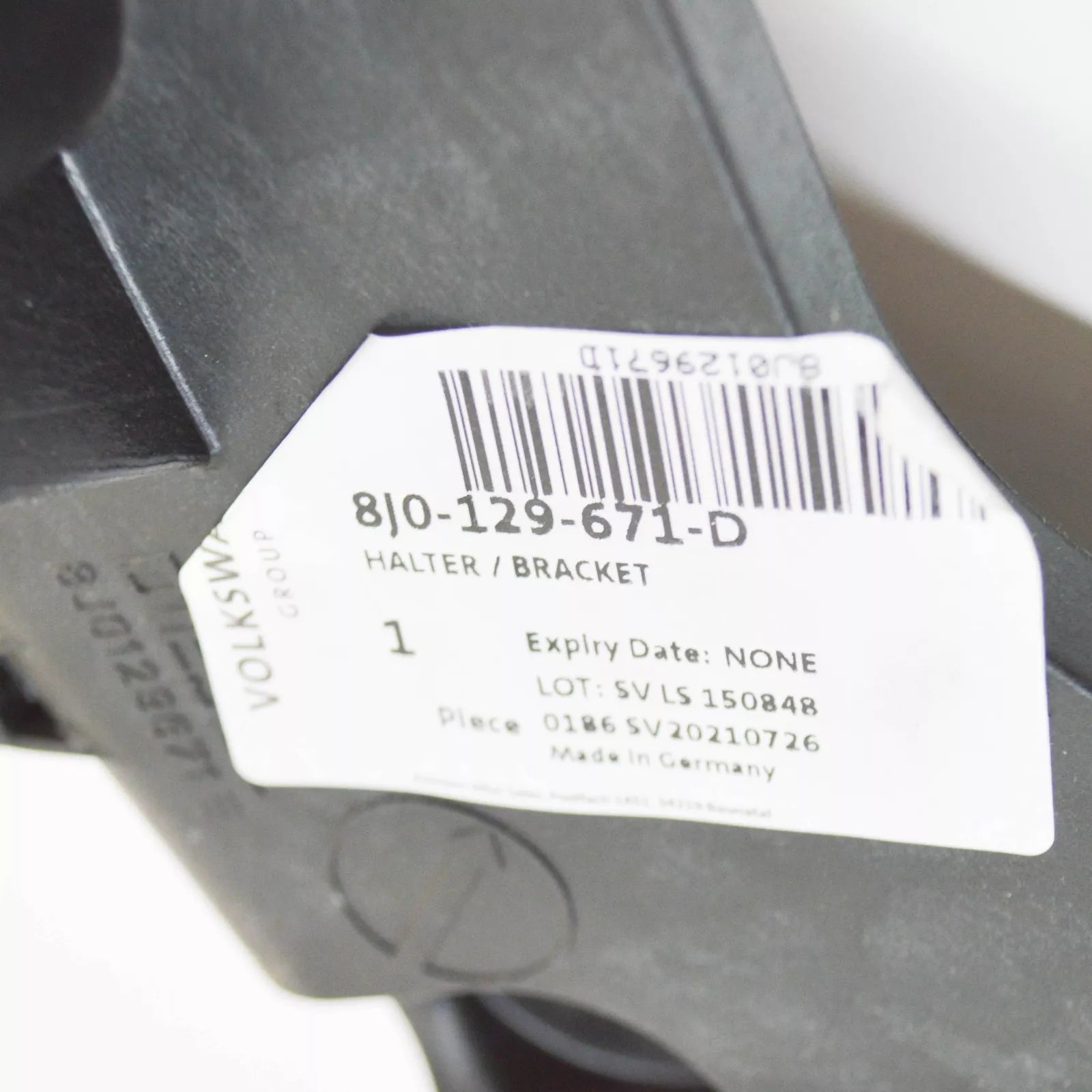 NEW AUDI TT 8J AIR FILTER RETAINER 8J0129671D