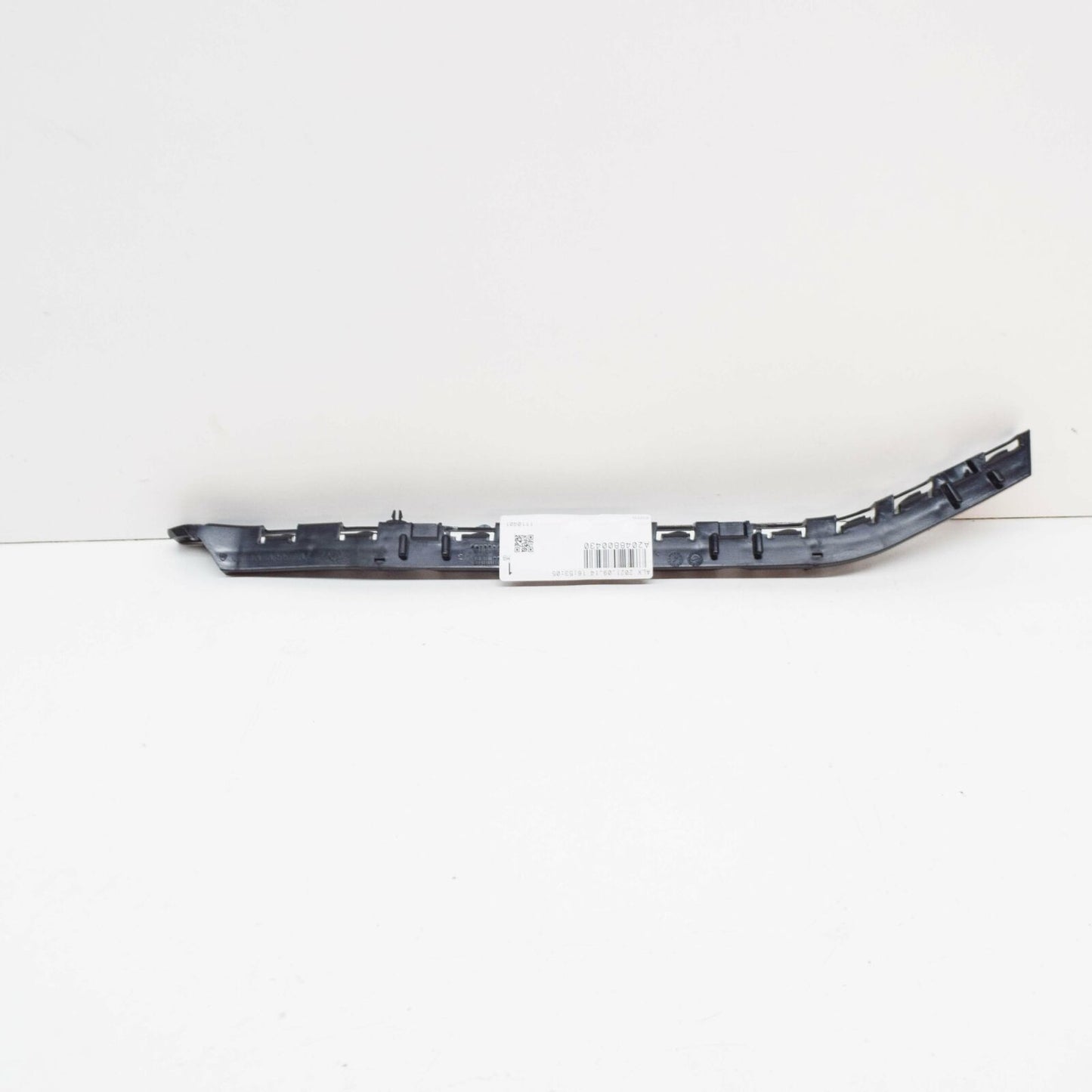 NEW MERCEDES-BENZ C W204 REAR BUMPER RIGHT GUIDE A2048800430 ORIGINAL