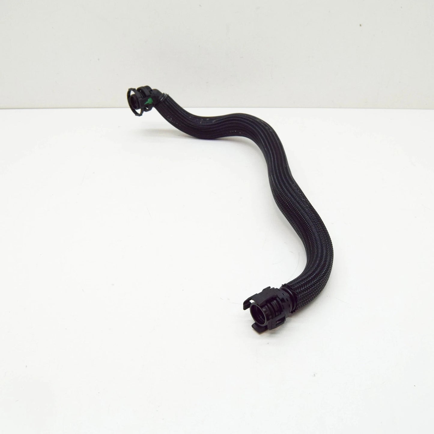 NEW BMW 6 CABRIO F12 CRANKCASE VENT PIPE 11157575640 7575640 ORIGINAL