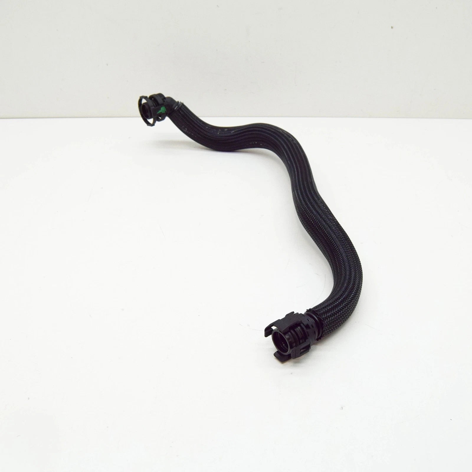 NEW BMW 6 CABRIO F12 CRANKCASE VENT PIPE 11157575640 7575640 ORIGINAL