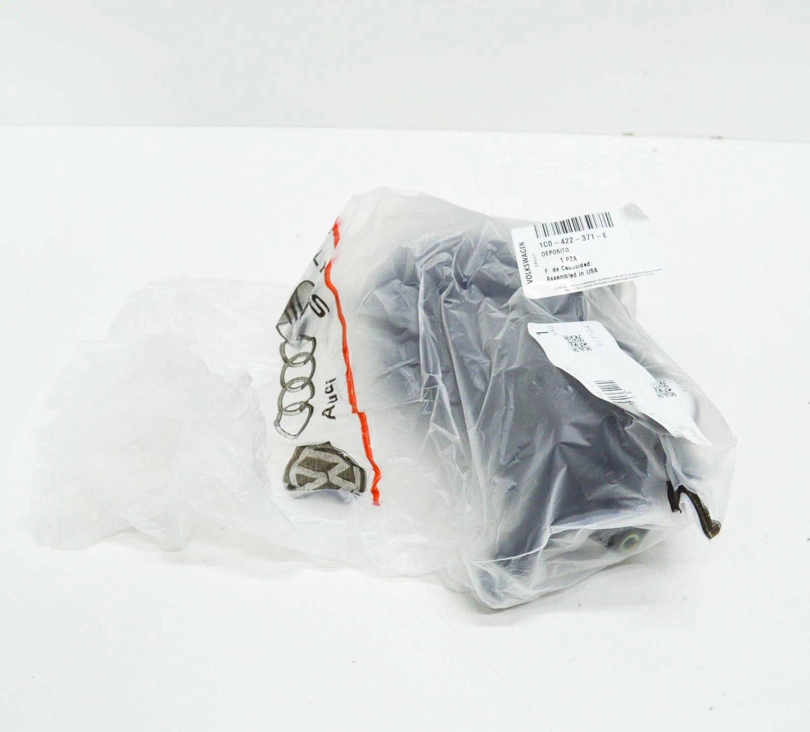 NEW VW BEETLE CONVERTIBLE 1C1 1C9 1Y7 9C1 9G1 OIL CONTAINER 1C0422371E