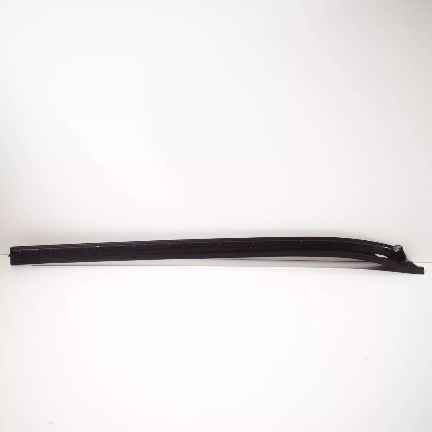 NEW MERCEDES BENZ C A205 RIGHT WATER DEFLECTOR A2056901882