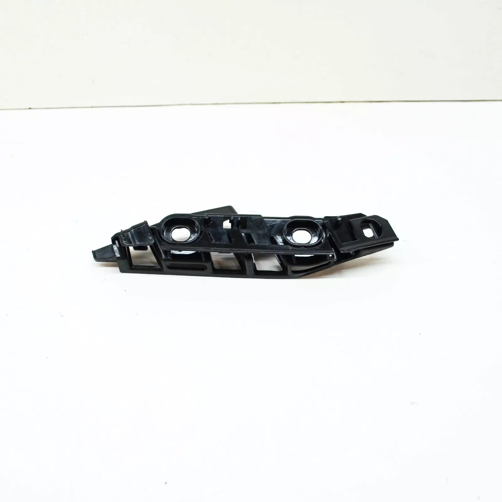 NEW VW PASSAT GTE 4MOTION B8 FRONT LEFT BUMPER BRACKET HOLDER 3G0807049B