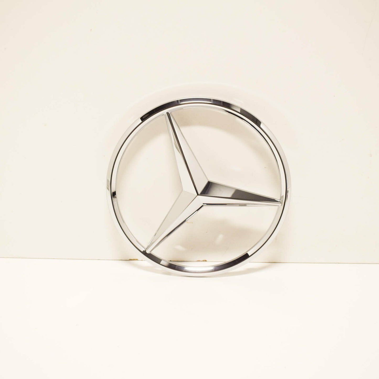 NEW MERCEDES-BENZ C-CLASS W205 RADIATOR GRILLE STAR EMBLEM A0008171016 ORIGINAL