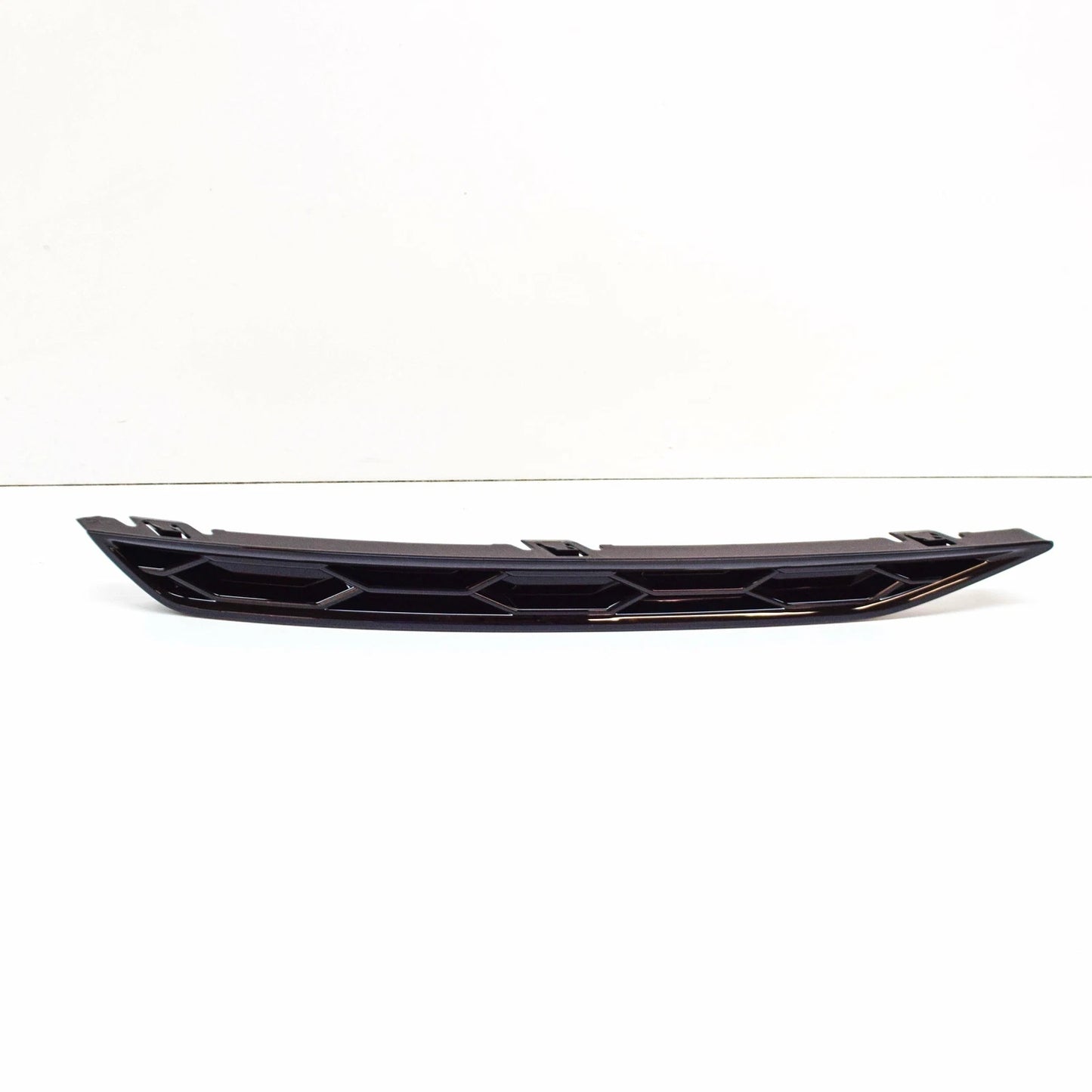 NEW AUDI Q3 8U FRONT BUMPER RIGHT LOWER BUMPER GRILLE TRIM 8U0807926T94