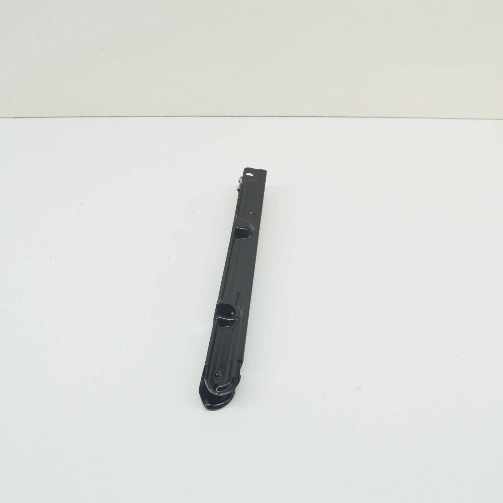 NEW MERCEDES-BENZ SL R230 FRONT LEFT BUMPER BRACKET A2308800514