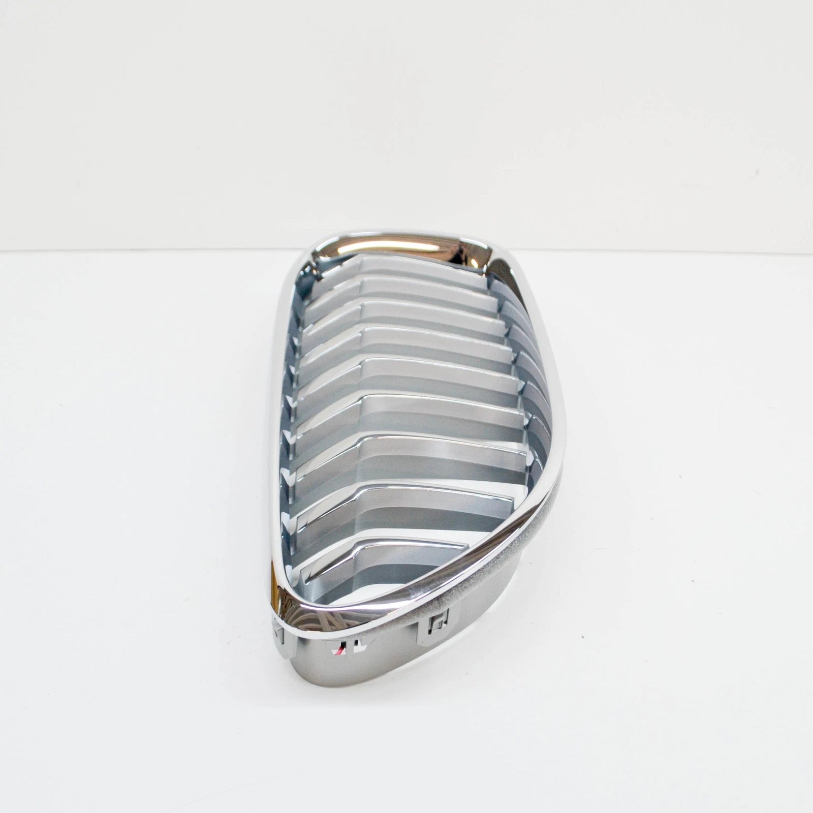 NEW BMW 6 F06 FRONT RADIATOR RIGHT HIGH GRILLE 51137370392 7370392 2016 ORIGINAL