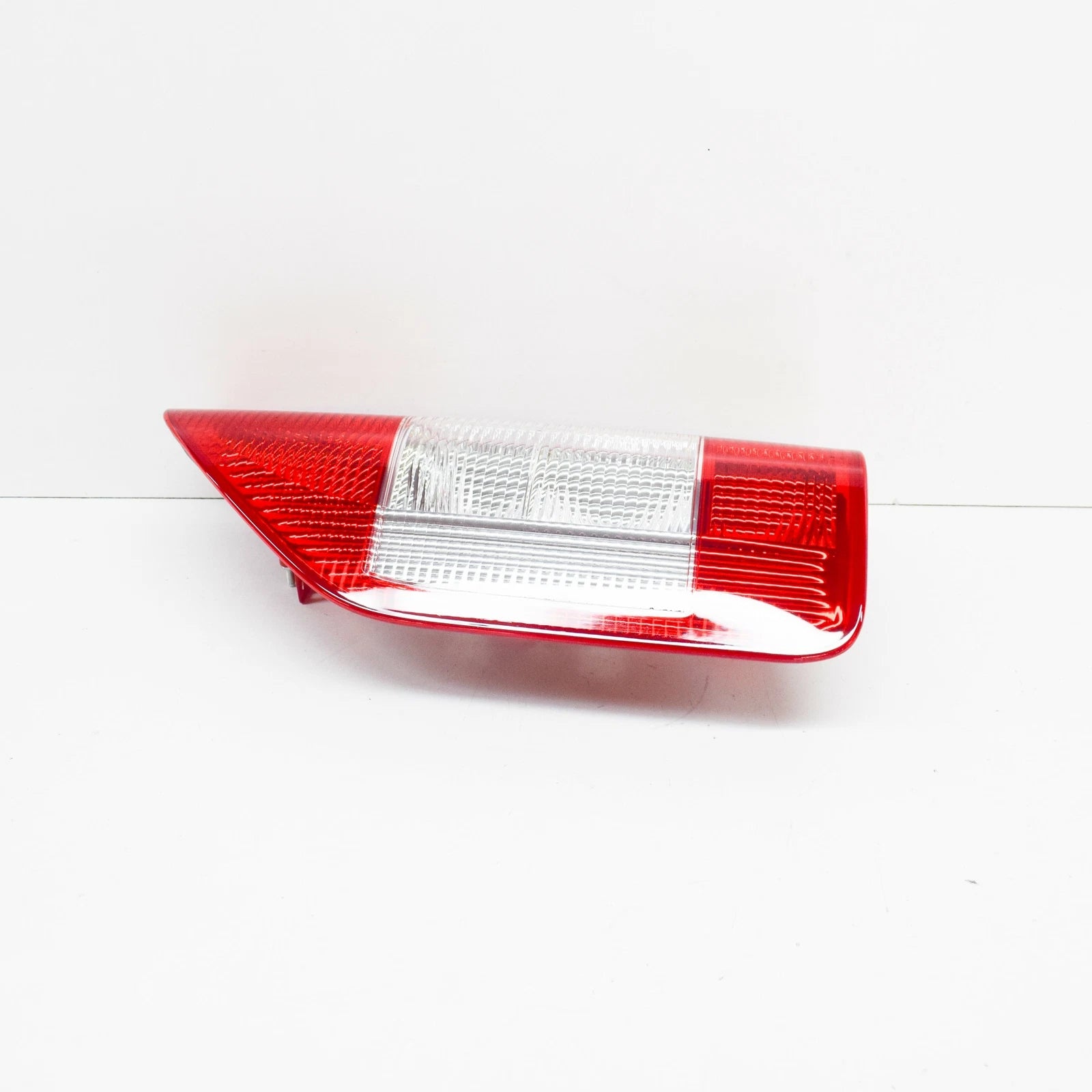 NEW MERCEDES-BENZ SPRINTER 903 REAR LEFT TAIL LIGHT A0008261556