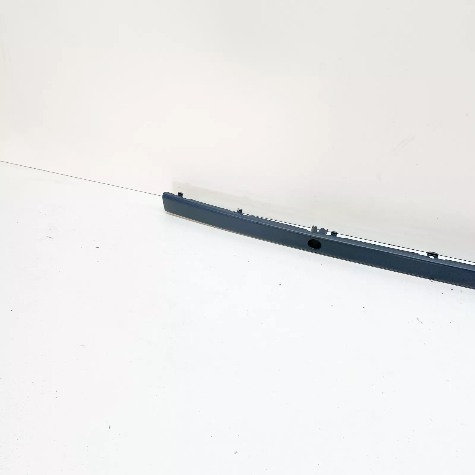 NEW BMW 5 E39 REAR BUMPER GUARD TRIM 7005944 51127005944 ORIGINAL