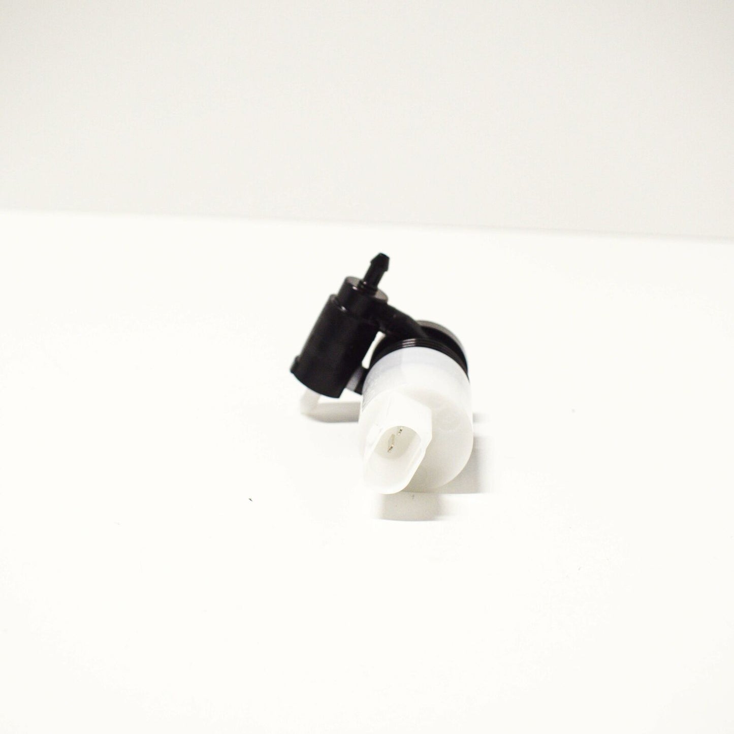 NEW MERCEDES-BENZ GLK-CLASS X204 WASHER TANK MOTOR A2048660521 ORIGINAL