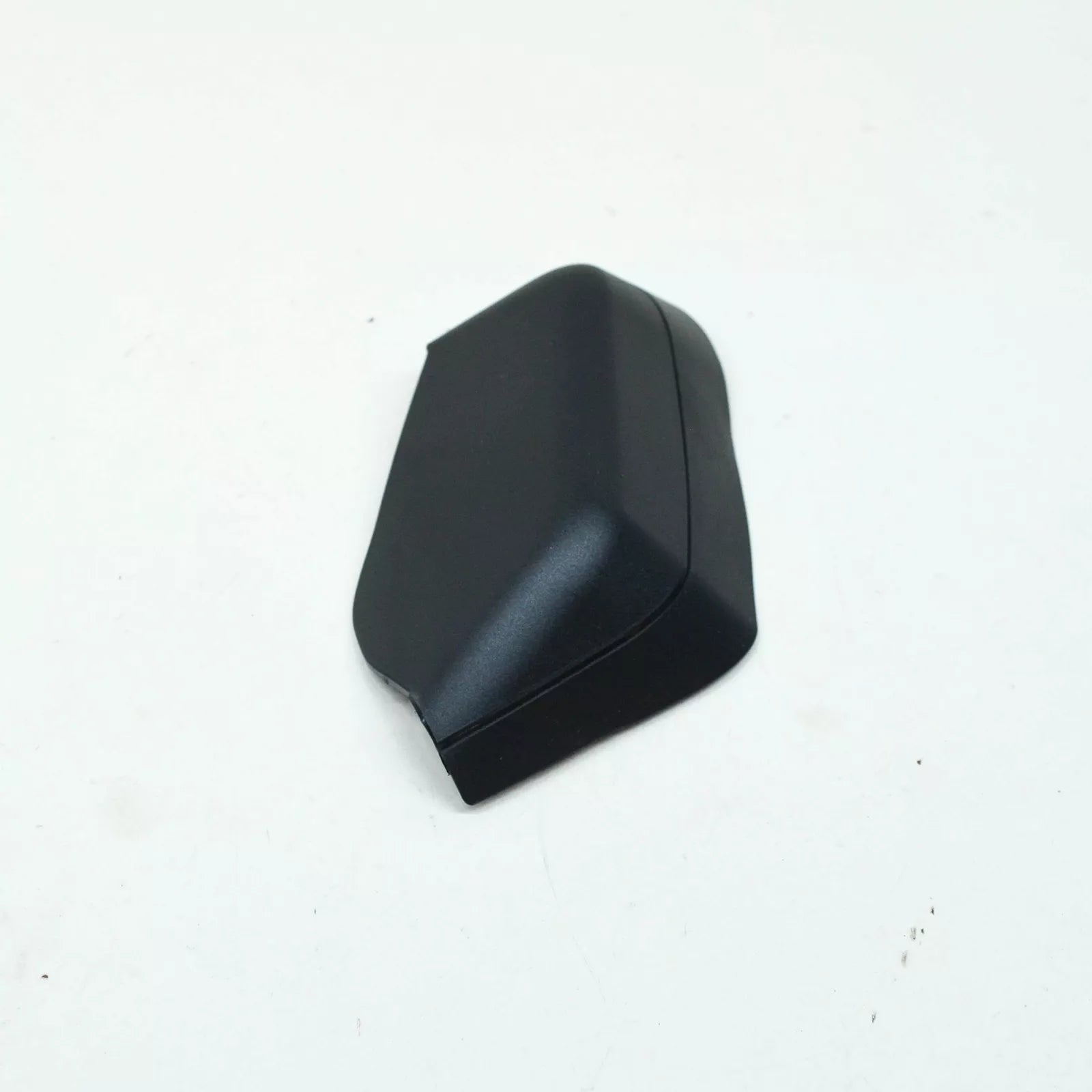 NEW AUDI E-TRON REAR RIGHT TRUNK TAIL LIGHT BRACKET 4KE945256A ORIGINAL