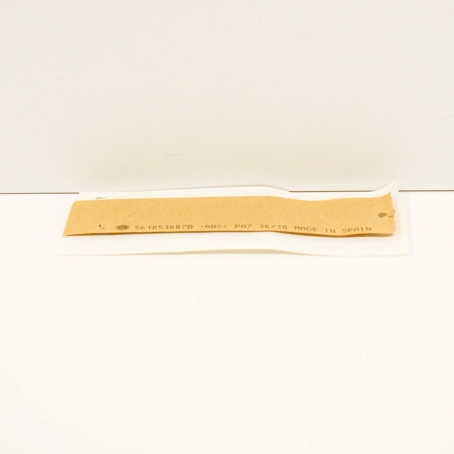 NEW VOLKSWAGEN PASSAT B8 REAR TAILGATE BOOT LID EMBLEM 561853687B2ZZ ORIGINAL