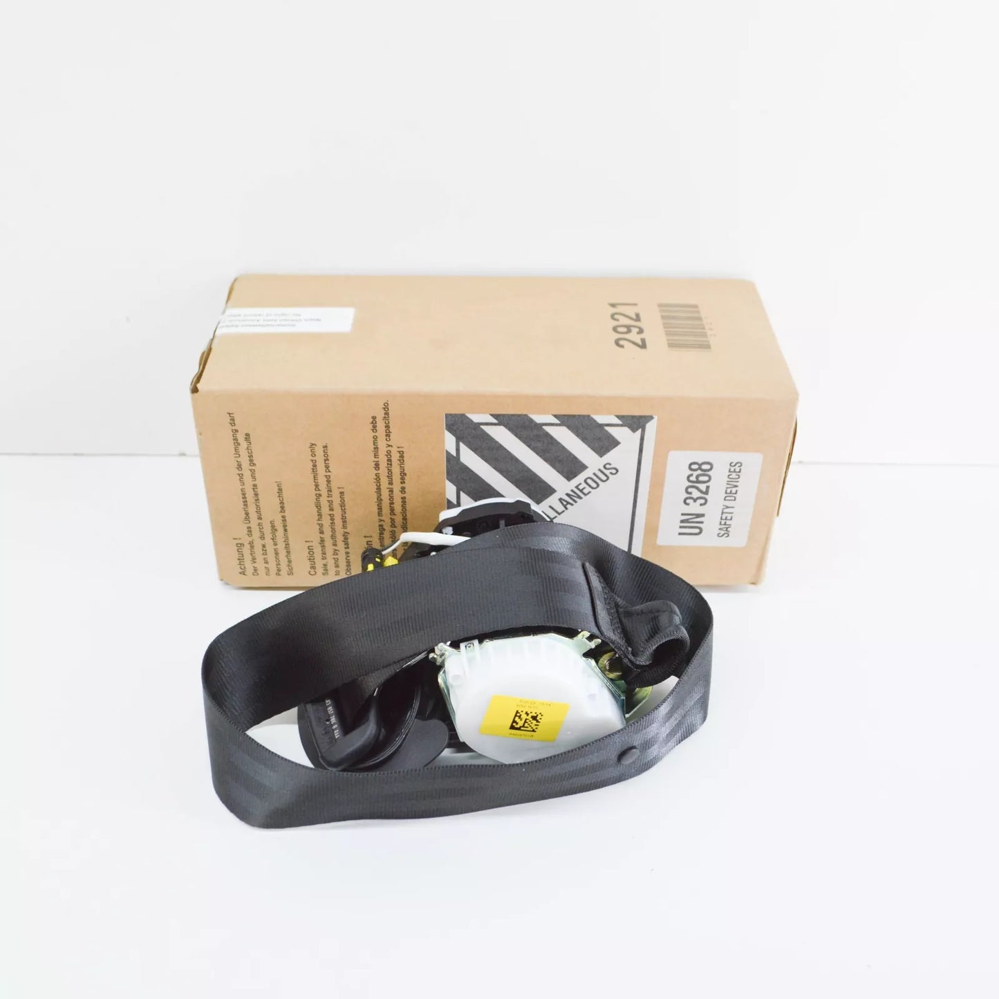 NEW VOLKSWAGEN POLO 6R FRONT RIGHT SEATBELT 6R3857706BRAA ORIGINAL