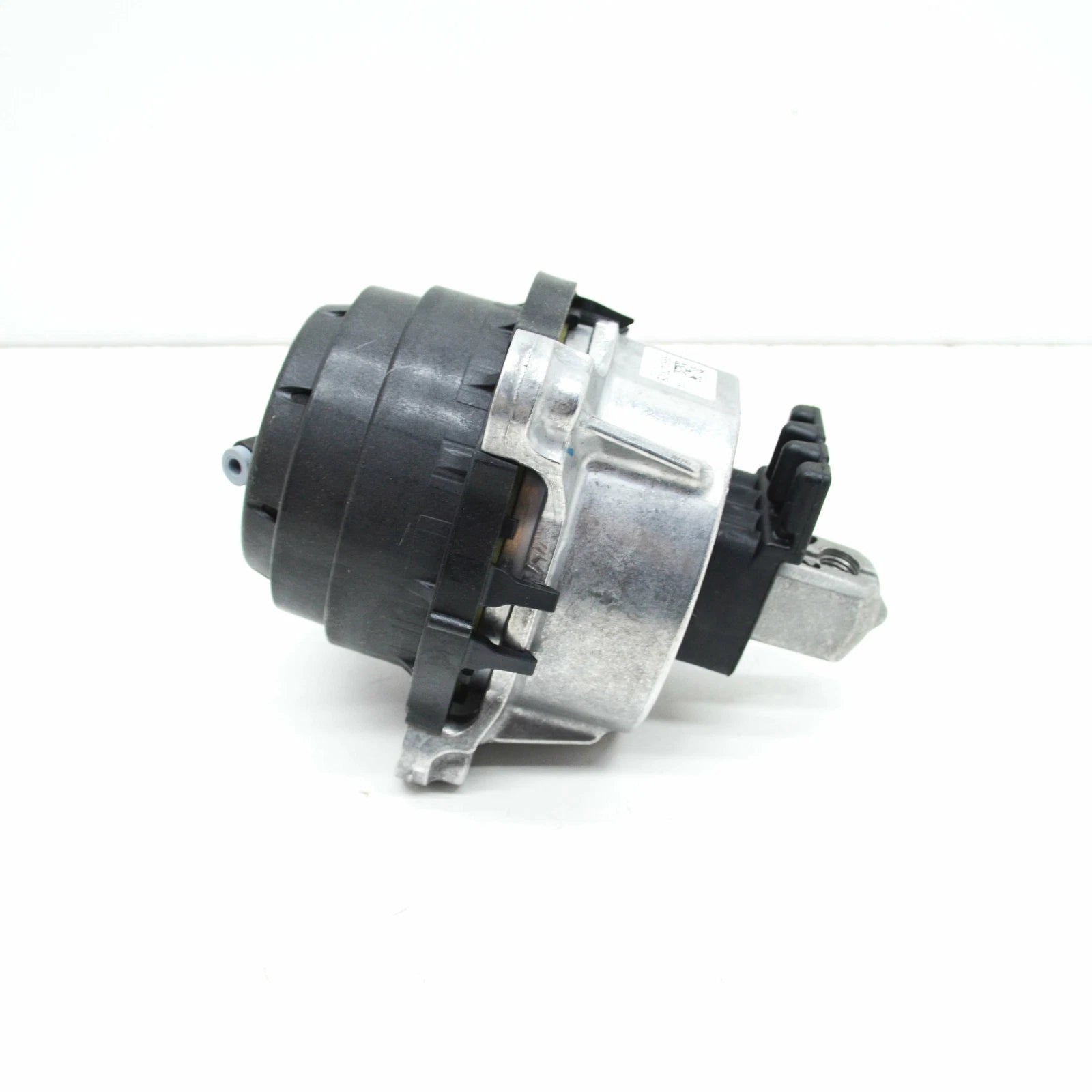 NEW BMW 5 G30 RIGHT SIDE ENGINE MOUNT BRACKET 22116860478 6860478 ORIGINAL