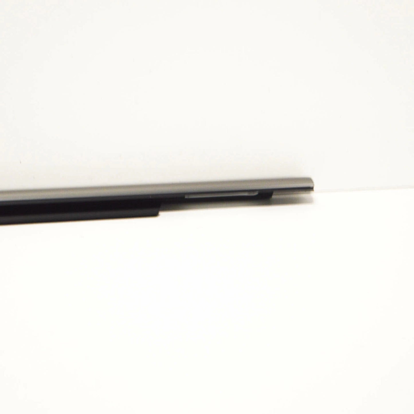 NEW BMW X6 F16 REAR LEFT DOOR EXTERIOR WEATHERSTRIP TRIM 51357377901 ORIGINAL