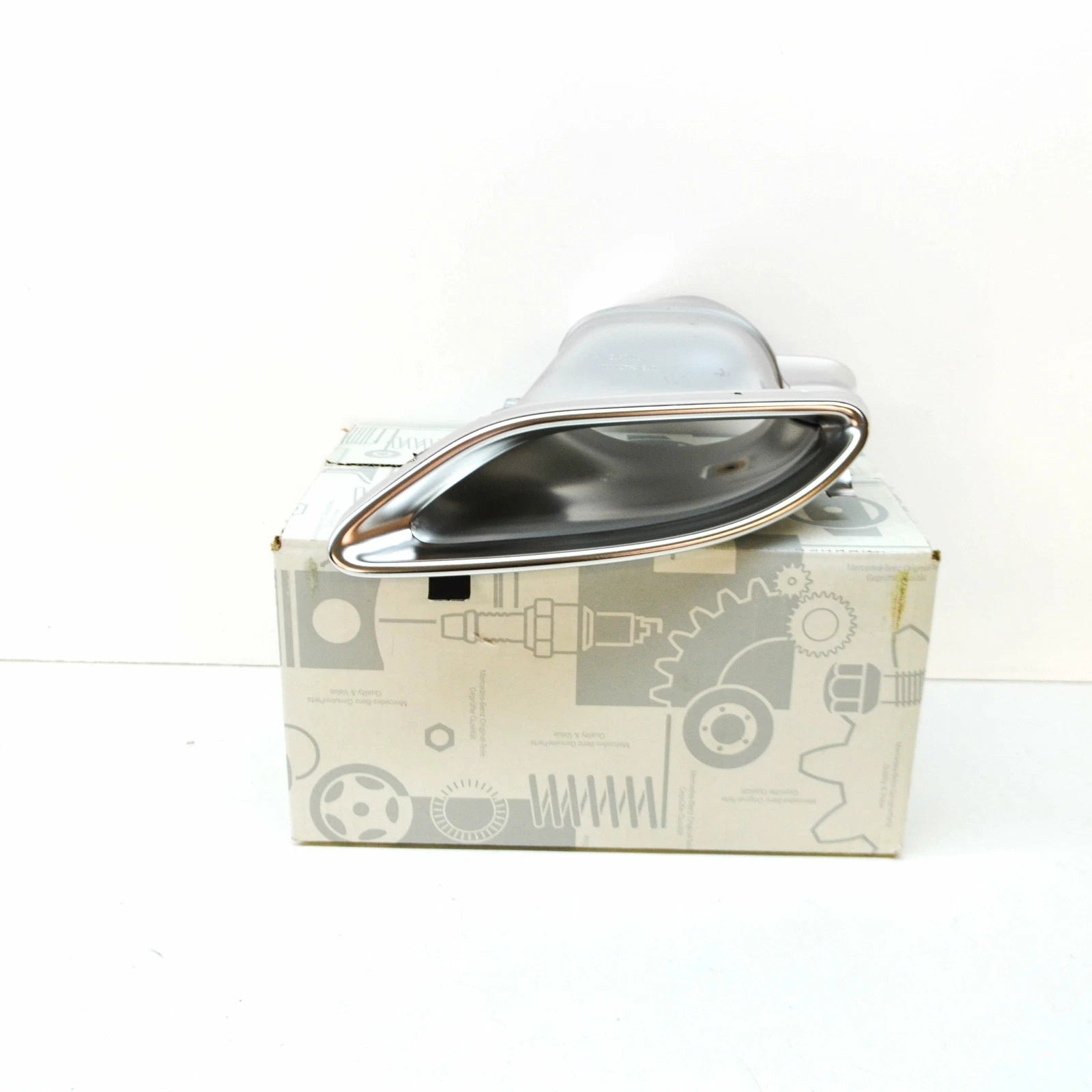 NEW MERCEDES-BENZ GLE W166 LEFT TAIL PIPE COVER A2124902727 ORIGINAL
