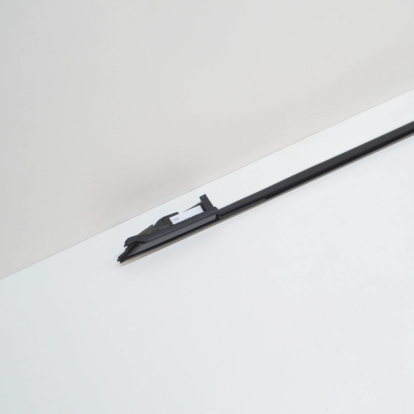 NEW BMW 4 F33, F83 REAR RIGHT DOOR WINDOW FINISHER 7295572 51377295572 ORIGINAL