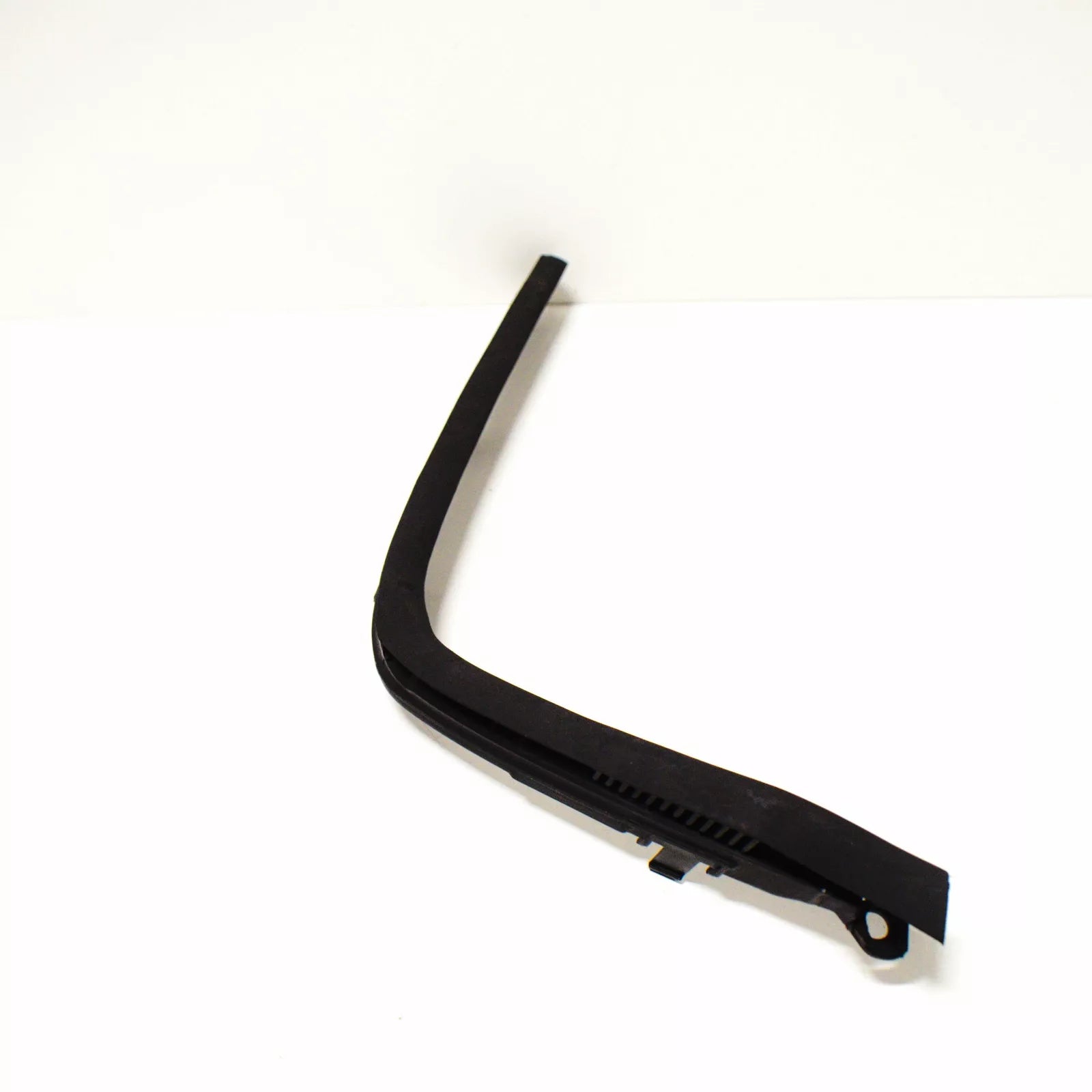 NEW MERCEDES-BENZ C W202 FRONT LEFT LIGHTING UNIT SEAL A2028261180 ORIGINAL