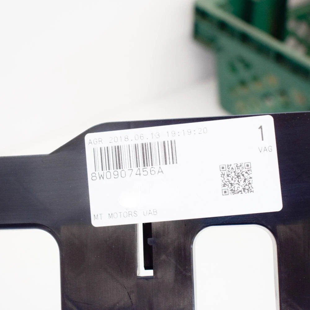 NEW AUDI A4 AVANT B9 RADIO AMPLIFIER BRACKET 8W0907456A 2016 ORIGINAL