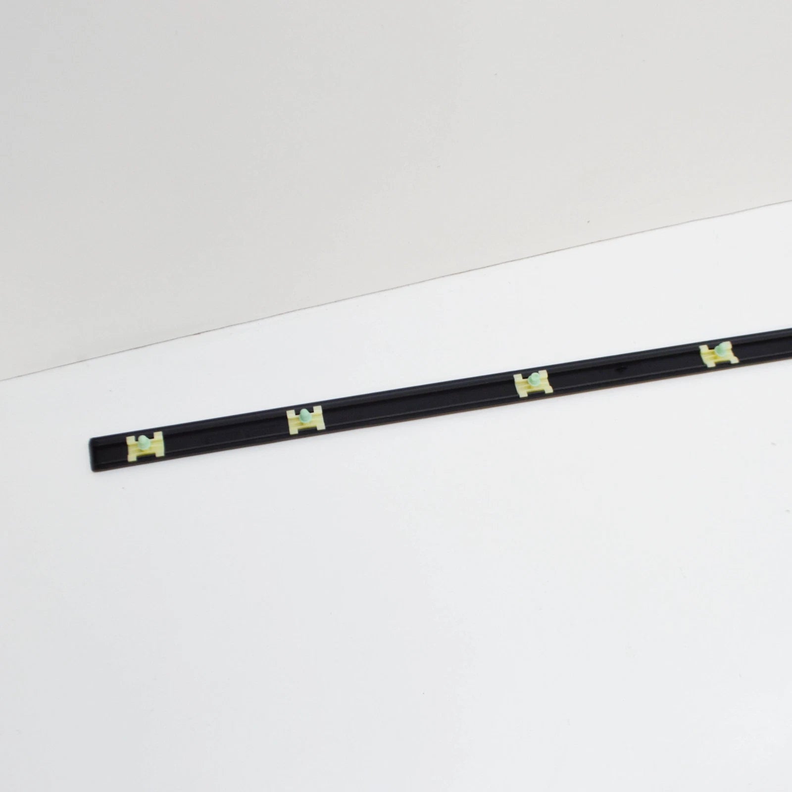 NEW BMW 5 E39 FRONT RIGHT DOOR MOULDING 51138159296 8159296 ORIGINAL