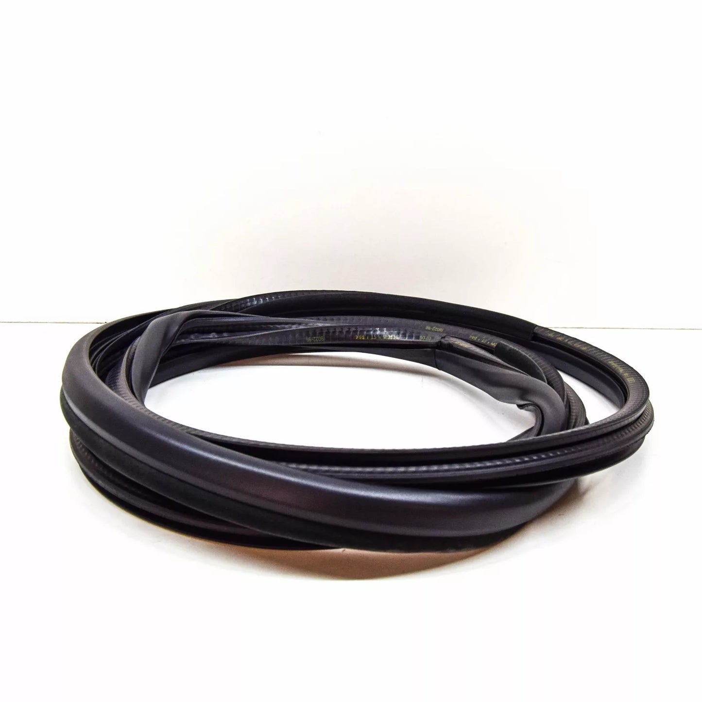 NEW AUDI A3 8P FRONT DOOR INNER SEAL 8P3831721K28P