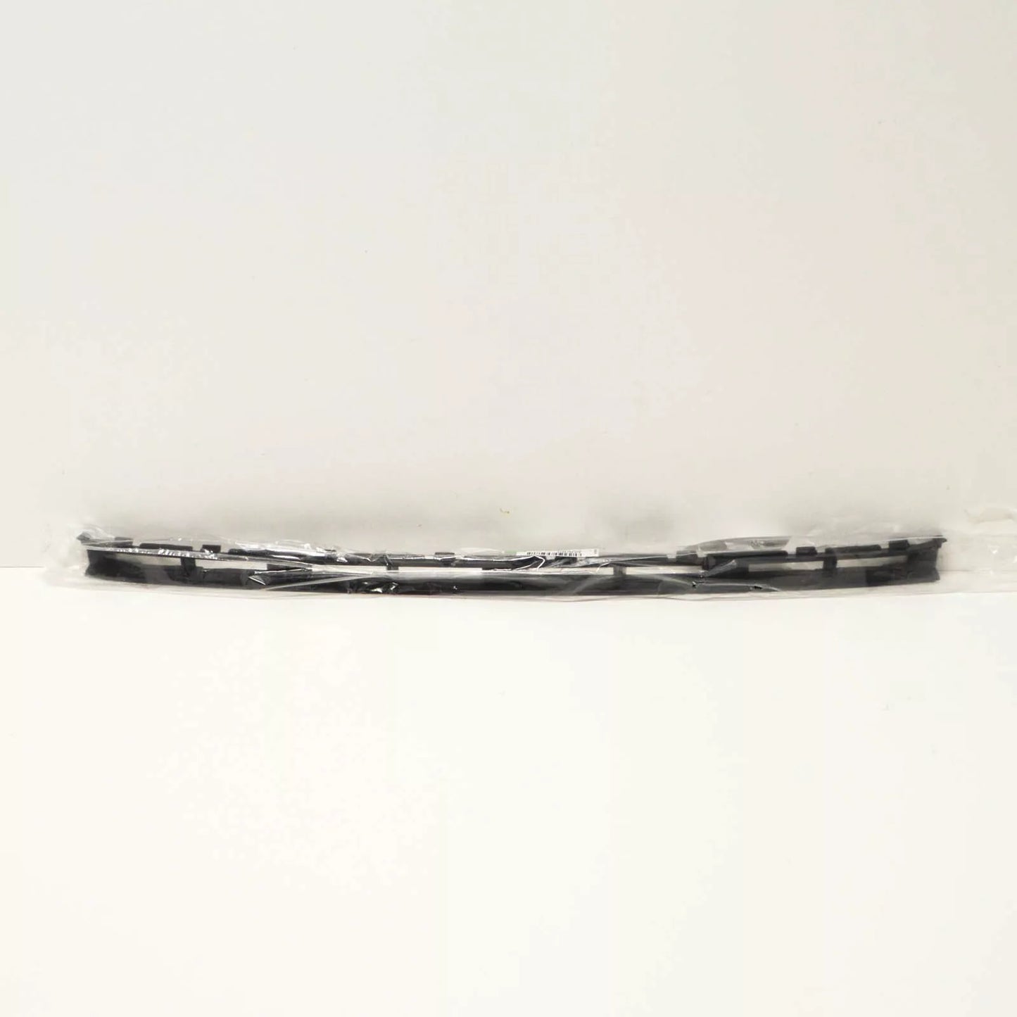 NEW AUDI TT 8J FRONT BUMPER LOWER CENTER GRILLE 8J0807697F