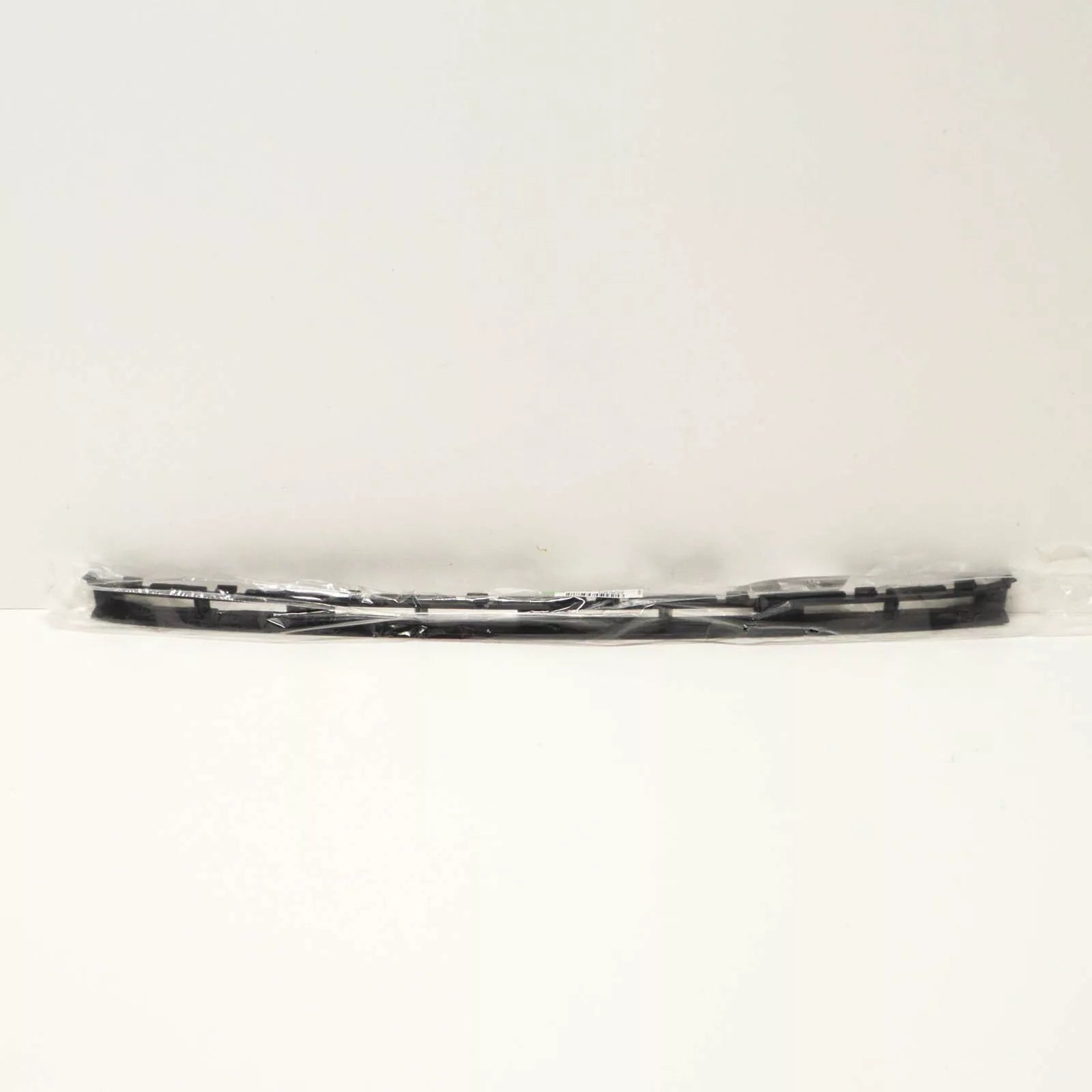 NEW AUDI TT 8J FRONT BUMPER LOWER CENTER GRILLE 8J0807697F