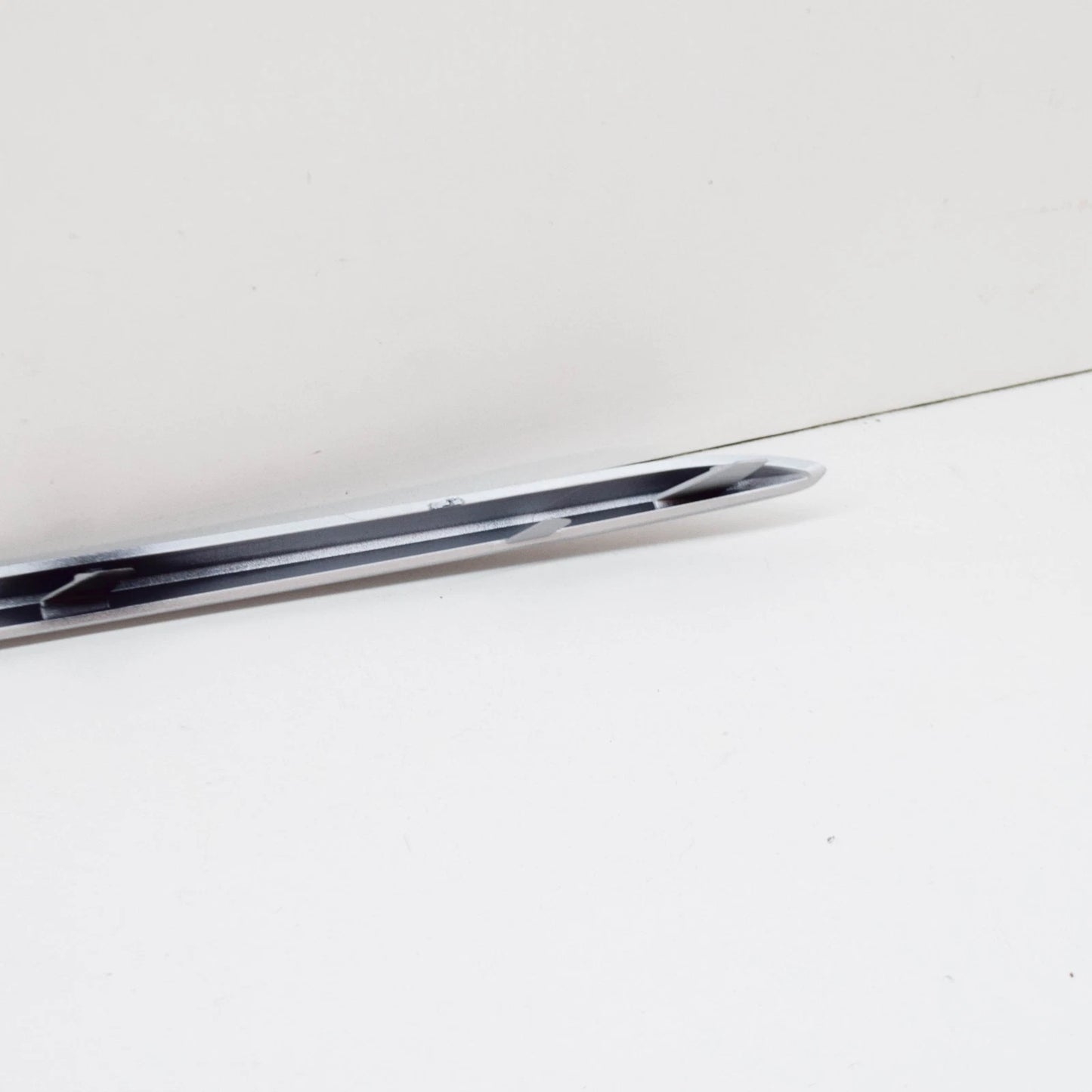 NEW MERCEDES-BENZ C-CLASS W205 FRONT BUMPER LEFT MOLDING TRIM A2058851974