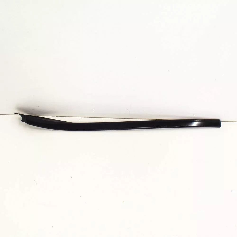 NEW MERCEDES-BENZ GLA WINDSHIELD LEFT SIDE WATER DEFLECTOR X156 A1566901700