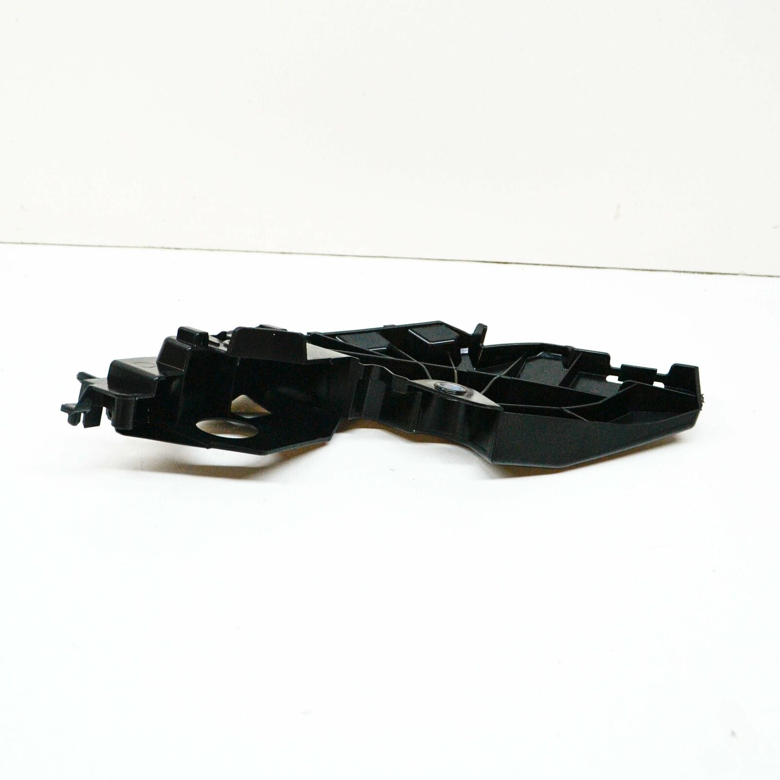 NEW VOLKSWAGEN TIGUAN MK2 AD FRONT LEFT BUMPER BRACKET 5NA807049B ORIGINAL