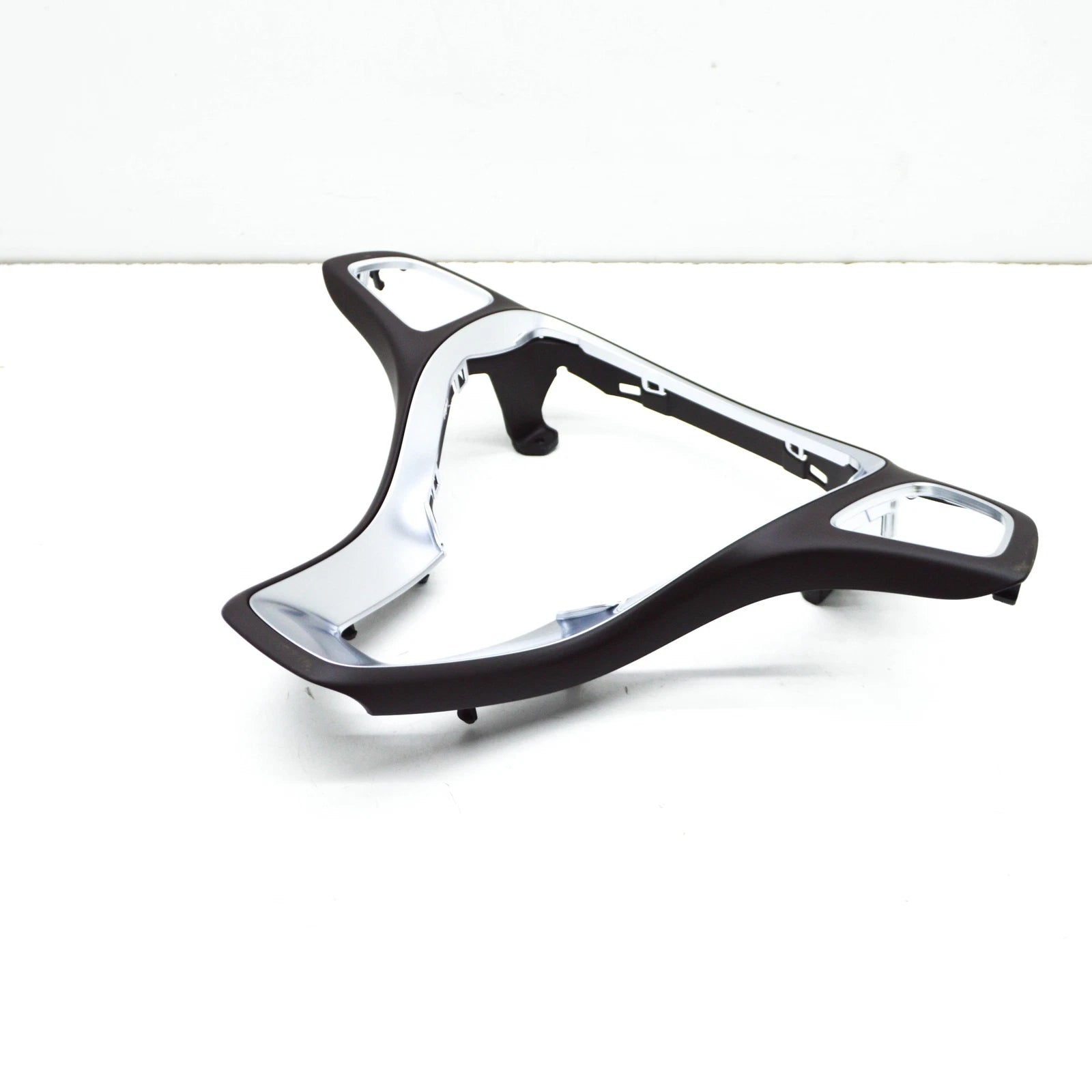 NEW MERCEDES-BENZ GLA X156 STEERING WHEEL COVER A09946428138R23