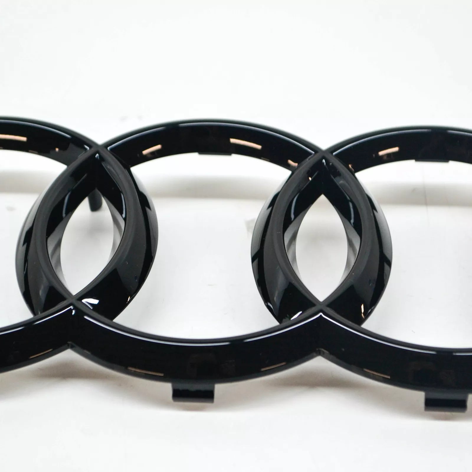 NEW AUDI E-TRON FRONT BUMPER RADIATOR GRILLE BADGE 4KE853605T94