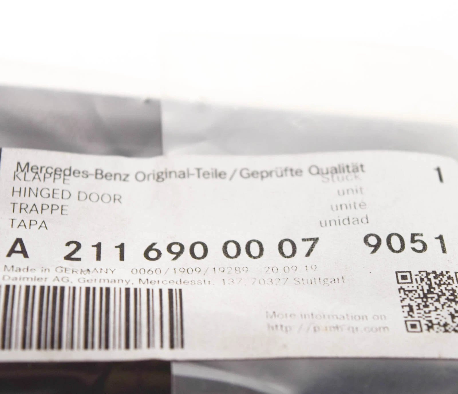 NEW MERCEDES-BENZ E W211 TRUNK PANELING FLAP A21169000079051 ORIGINAL