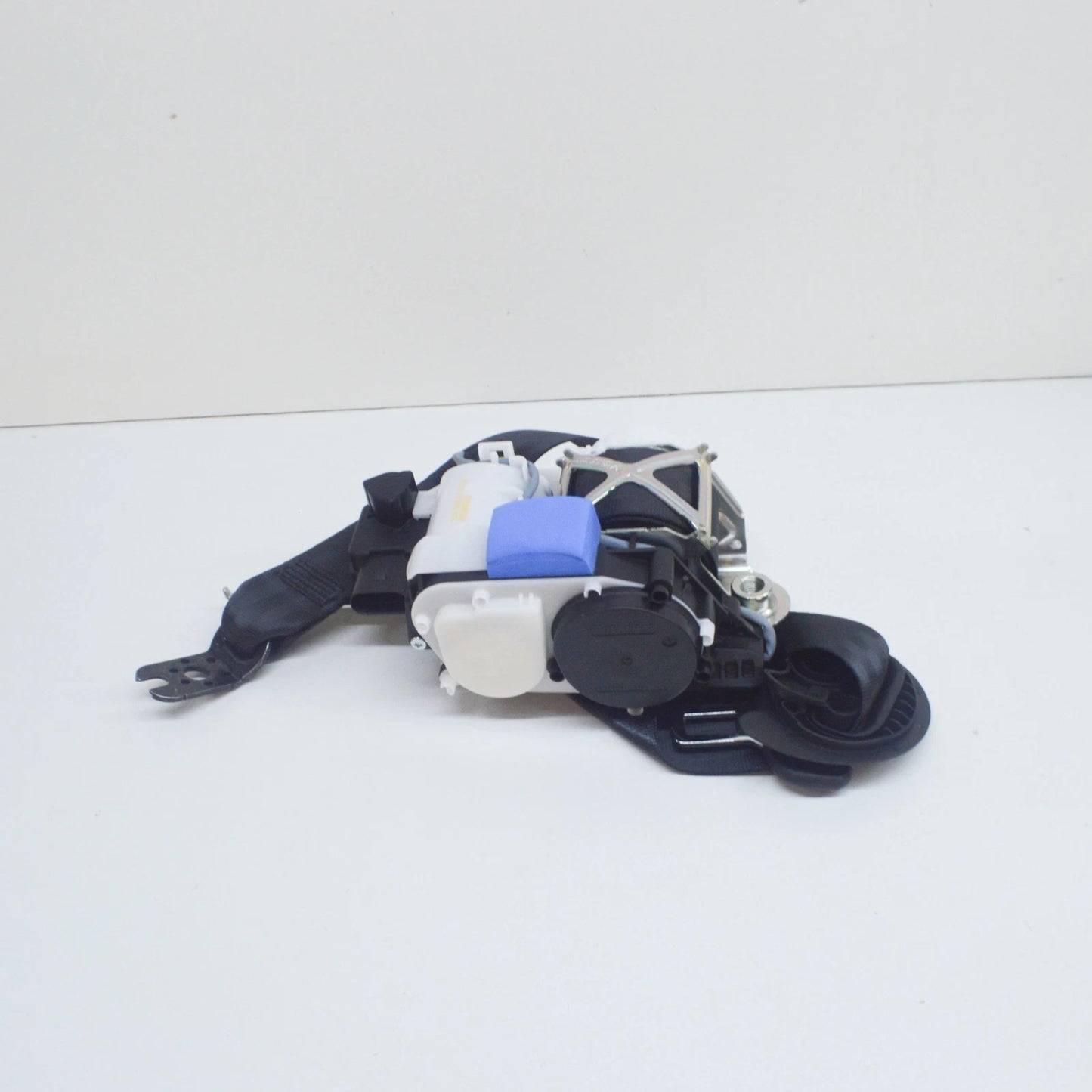 NEW VW GOLF MK7 FRONT RIGHT THREE-POINT SEATBELT RHD 5G4857706NRAA ORIGINAL