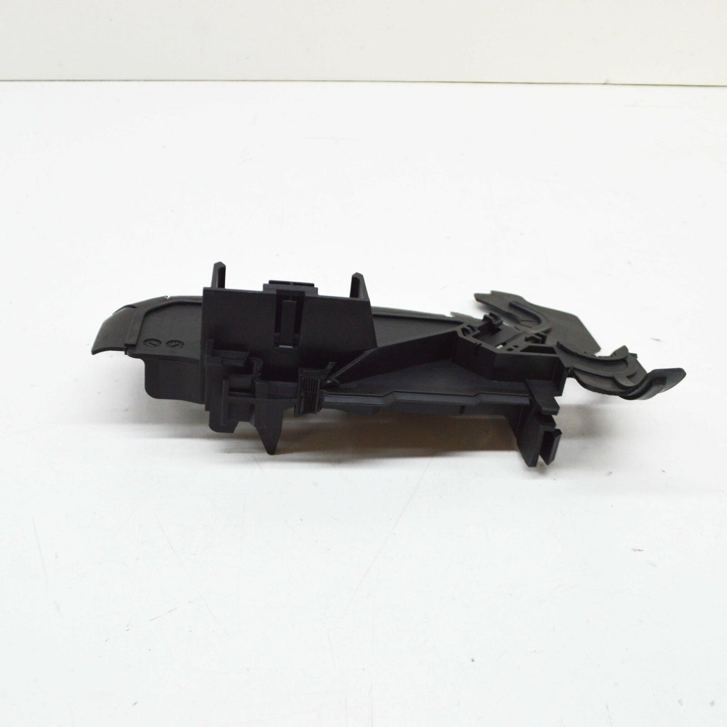 NEW MERCEDES-BENZ S W222 LEFT RADIATOR AIR DUCT GUIDE HOLDER A2225050040