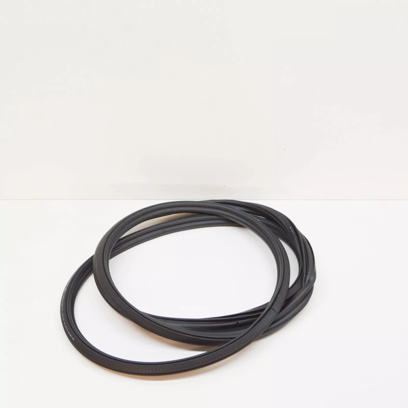 NEW AUDI Q7 4L REAR HATCH LID GASKET 4L0827705J