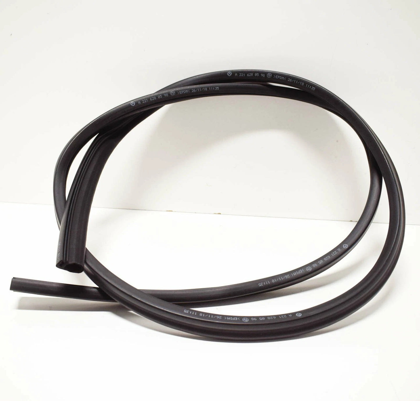 NEW MERCEDES-BENZ CL C216 FRONT HOOD SEAL A2216280598