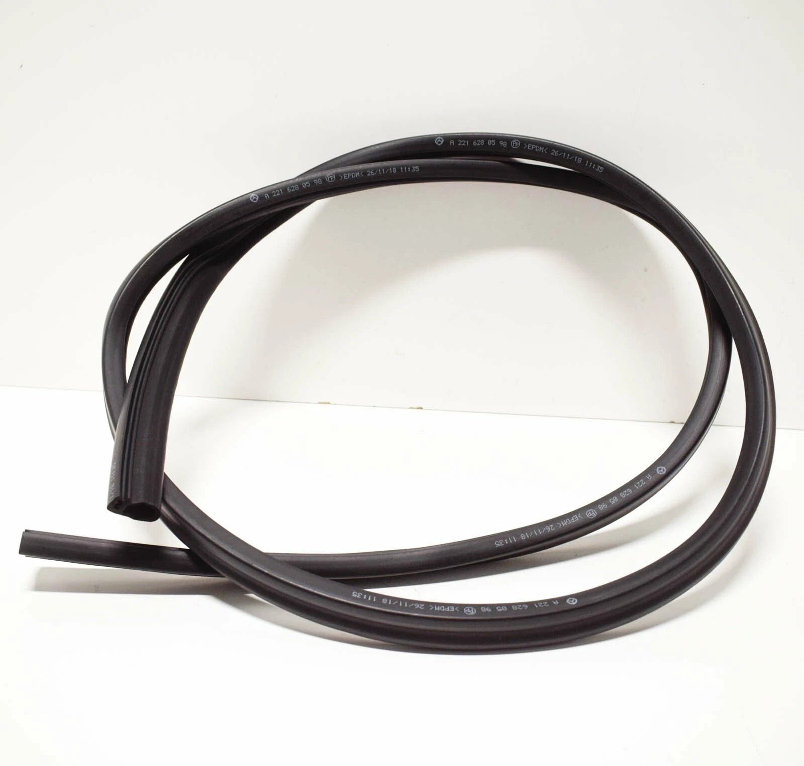 NEW MERCEDES-BENZ CL C216 FRONT HOOD SEAL A2216280598