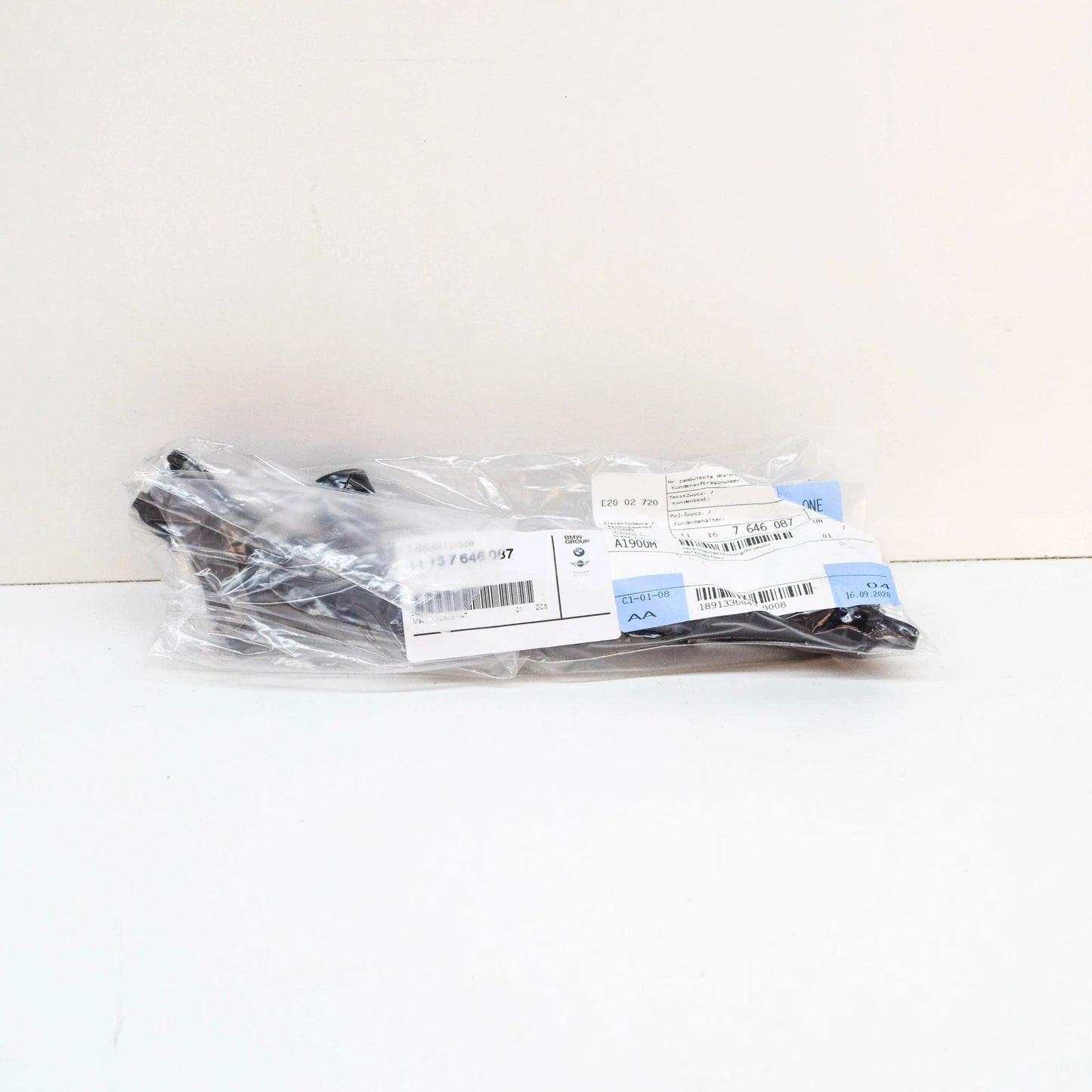 NEW BMW 5 GT F07 LEFT CONNECTING CRANKCASE PVC HOSE PIPE 11157646087 ORIGINAL