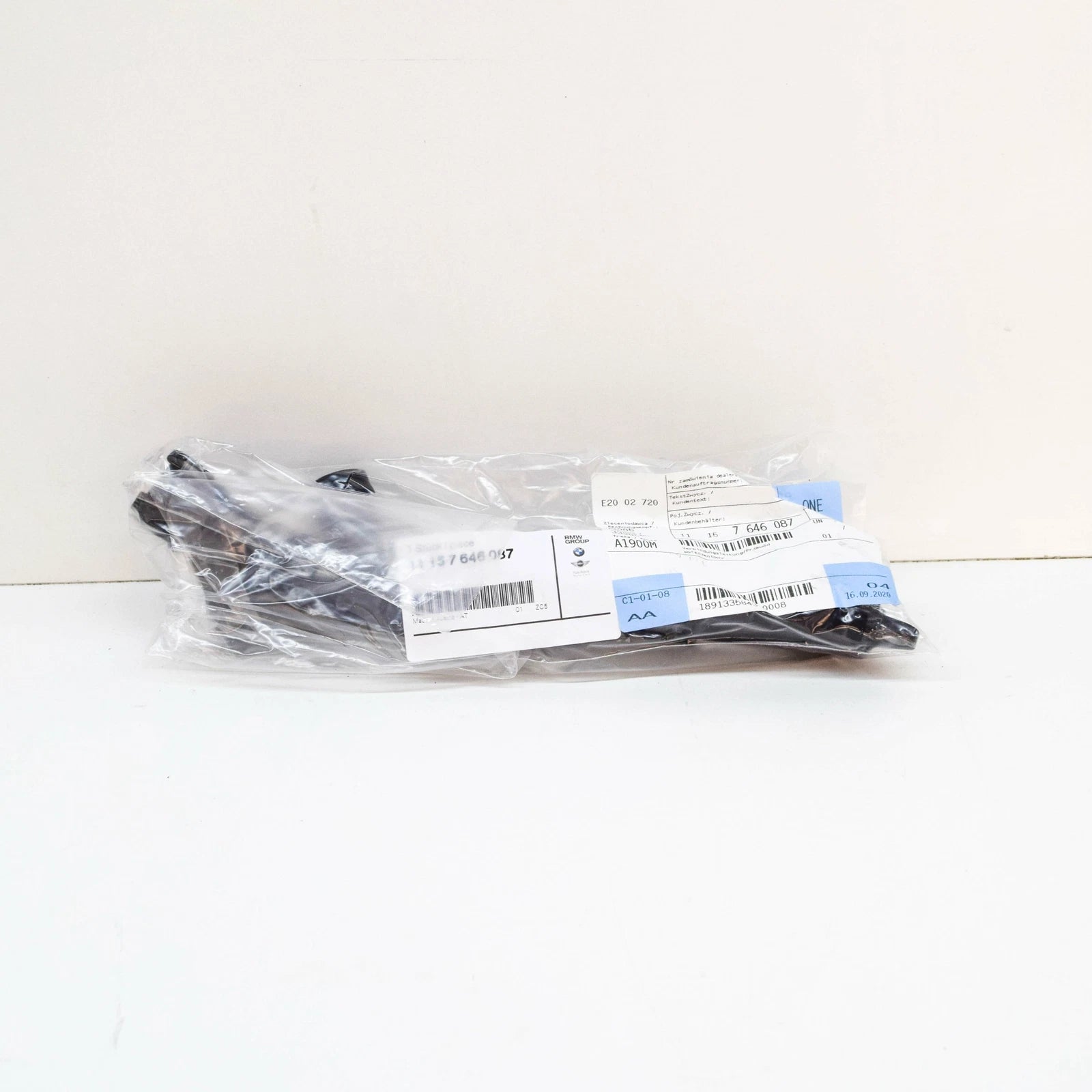 NEW BMW 5 GT F07 LEFT CONNECTING CRANKCASE PVC HOSE PIPE 11157646087 ORIGINAL