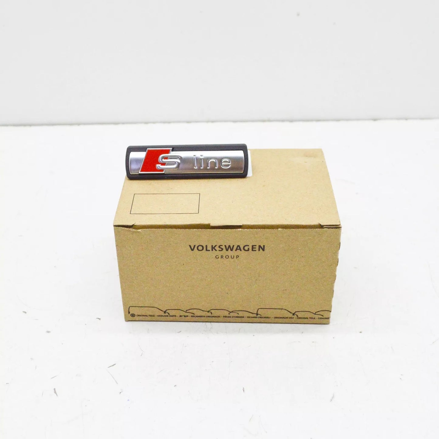 NEW AUDI E-TRON SPORTBACK FRONT RADIATOR GRILL S-LINE LOGO 4KE853736B3Q7