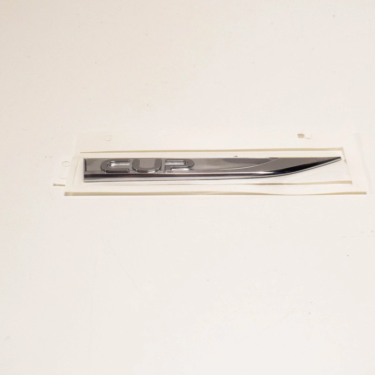 NEW VW GOLF MK7 GTI R32 RIGHT SIDE WING EMBLEM BADGE 5G0853688SCMO ORIGINAL