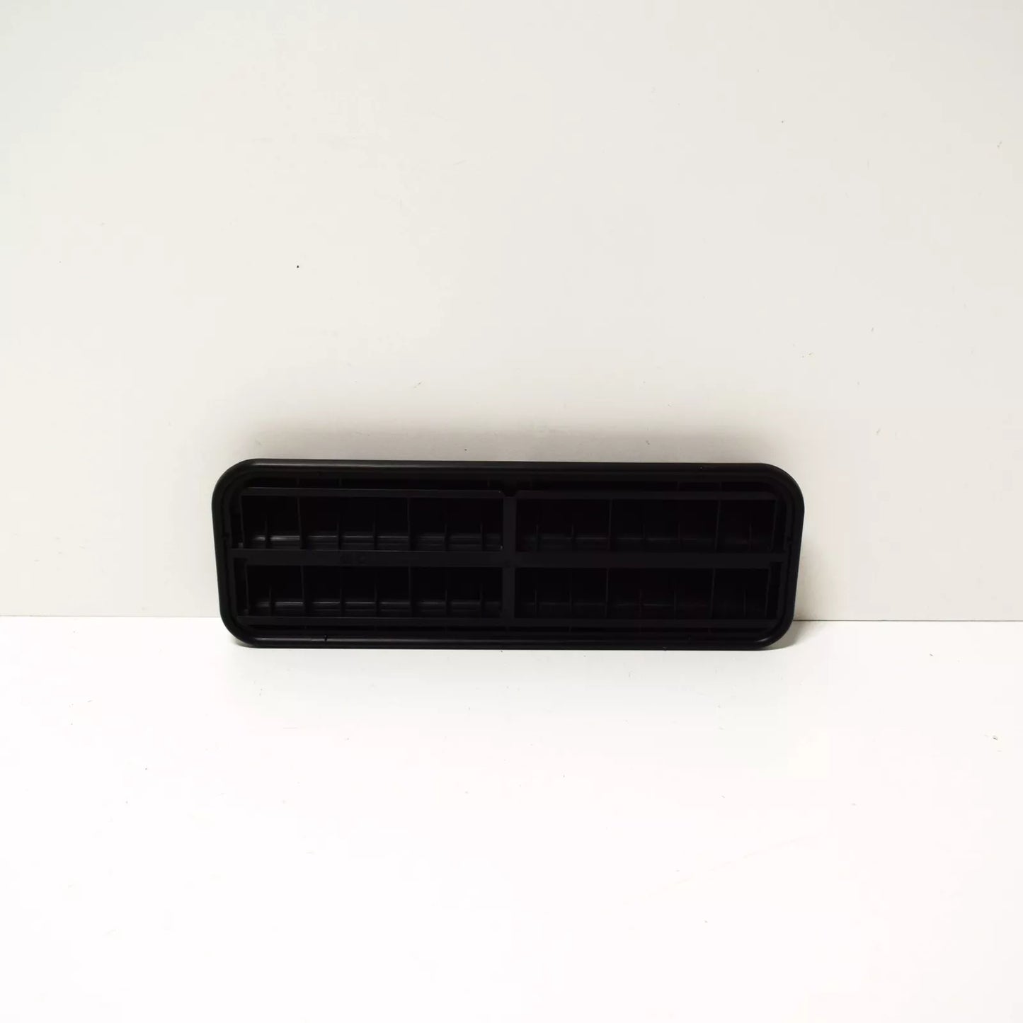 NEW BMW 5 E60 REAR BUMPER VENTILATION COVER 64229303806 9303806 ORIGINAL