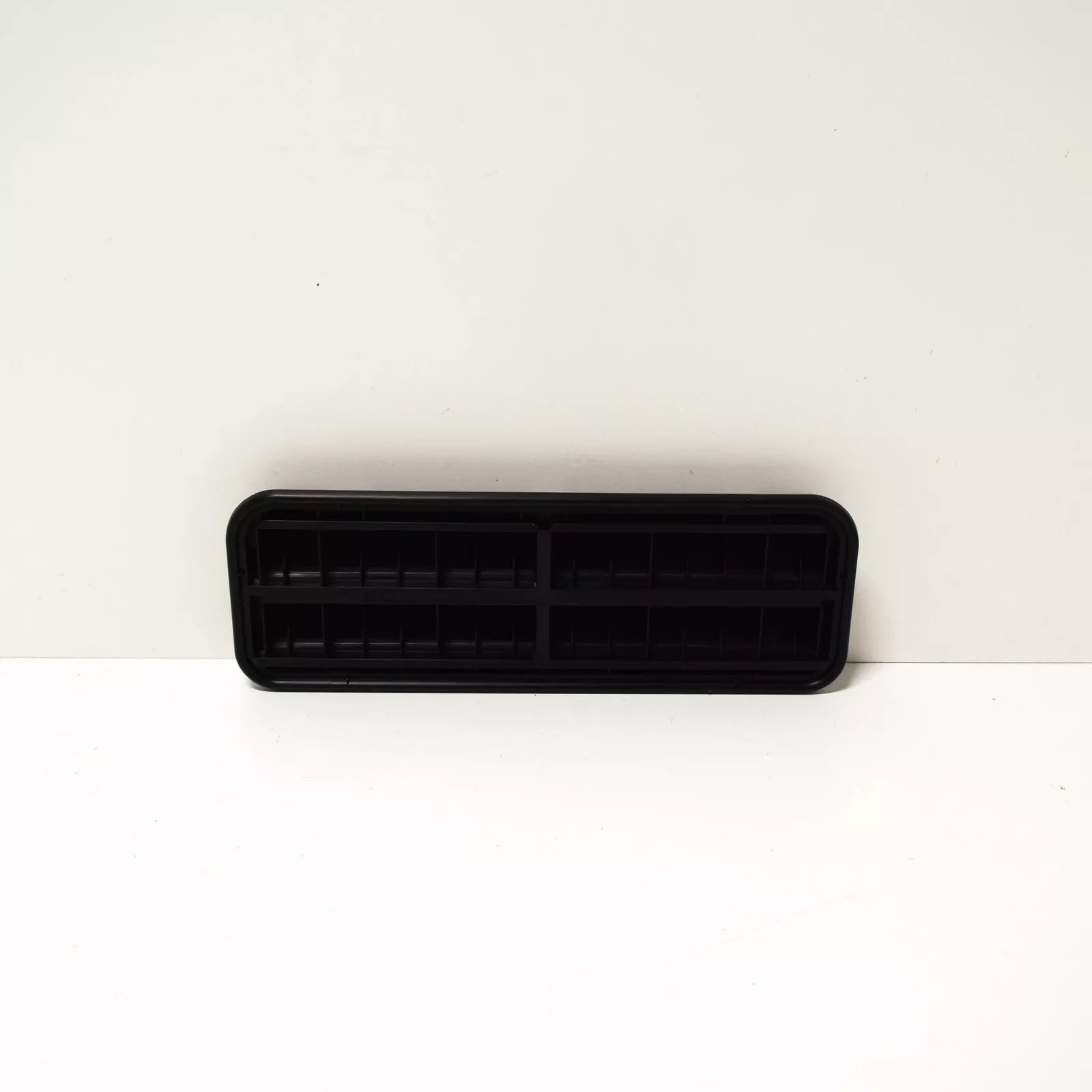 NEW BMW 5 E60 REAR BUMPER VENTILATION COVER 64229303806 9303806 ORIGINAL