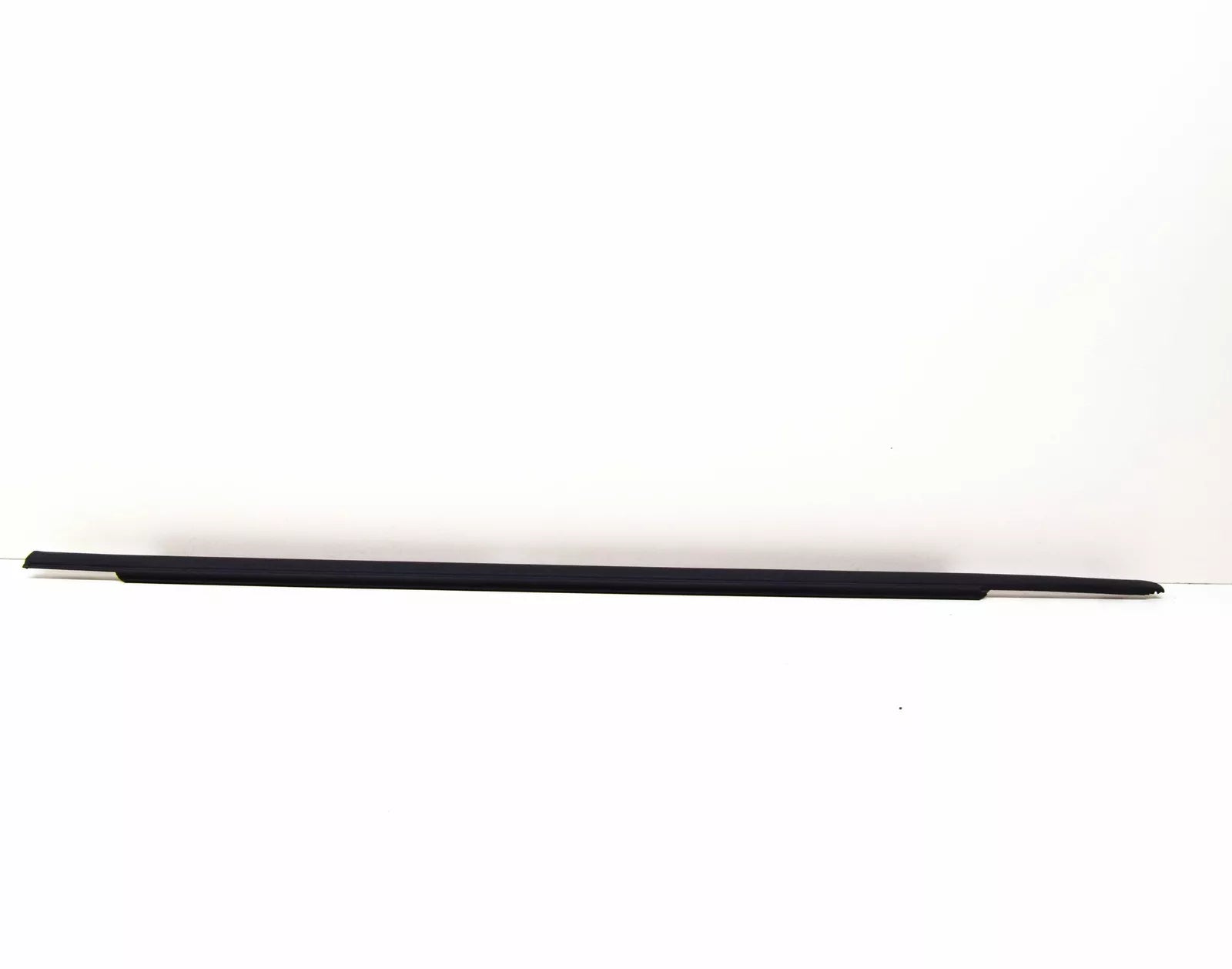 NEW AUDI Q7 4L FRONT LEFT DOOR WINDOW OUTER APERTURE SEAL 4L0837477