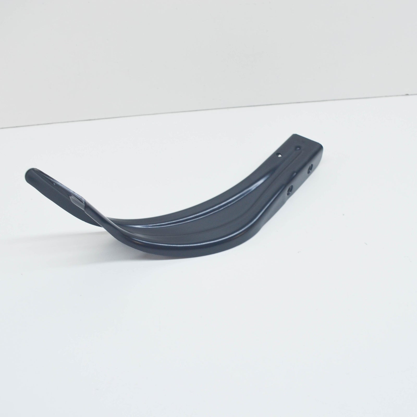 NEW MB E-CLASS W212 FRONT BUMPER RIGHT SUPPORT BRACKET A2126200285 2015 ORIGINAL