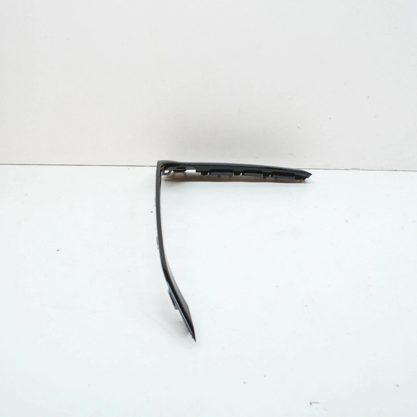 NEW AUDI SQ7 4M FRONT BUMPER RIGHT LOWER TRIM GLOSSY 4M0853300AT94