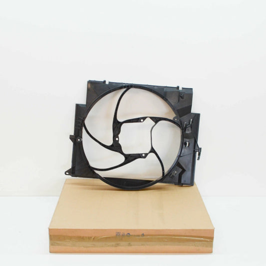 NEW BMW E81 E82 E84 E87 E87N E88 E90 RADIATOR FAN SHROUD 8507692 17428507692